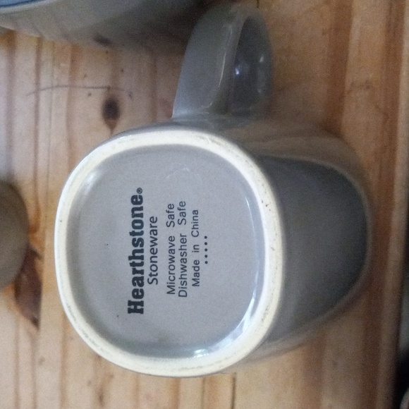 4 Corelle Hearthstone Taupe Mugs - Picture 4 of 5